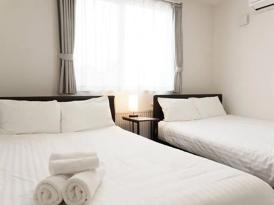 Guest House Earth【The Moon & The Sun】 Sapporo 0*,  Japan